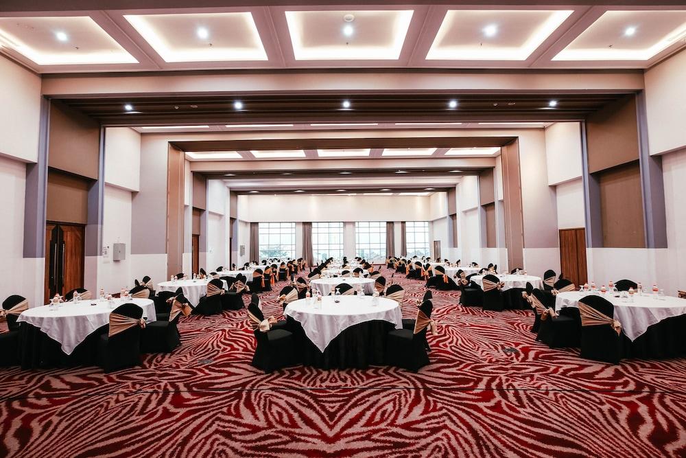 ฟ็อกซ์ ไลต์ โฮเต็ล เมโทร อินดะฮ์ - บันดุง Hotel ภายนอก รูปภาพ