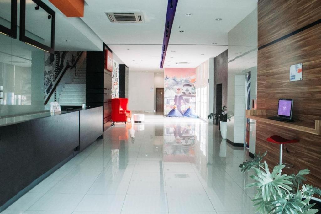 ฟ็อกซ์ ไลต์ โฮเต็ล เมโทร อินดะฮ์ - บันดุง Hotel ภายนอก รูปภาพ