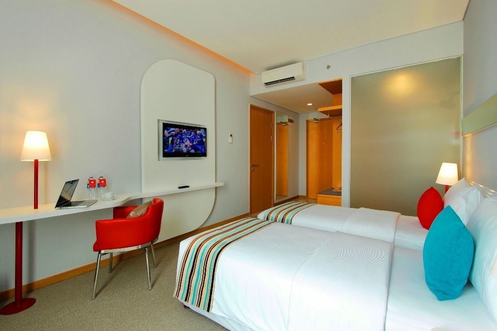 ฟ็อกซ์ ไลต์ โฮเต็ล เมโทร อินดะฮ์ - บันดุง Hotel ภายนอก รูปภาพ