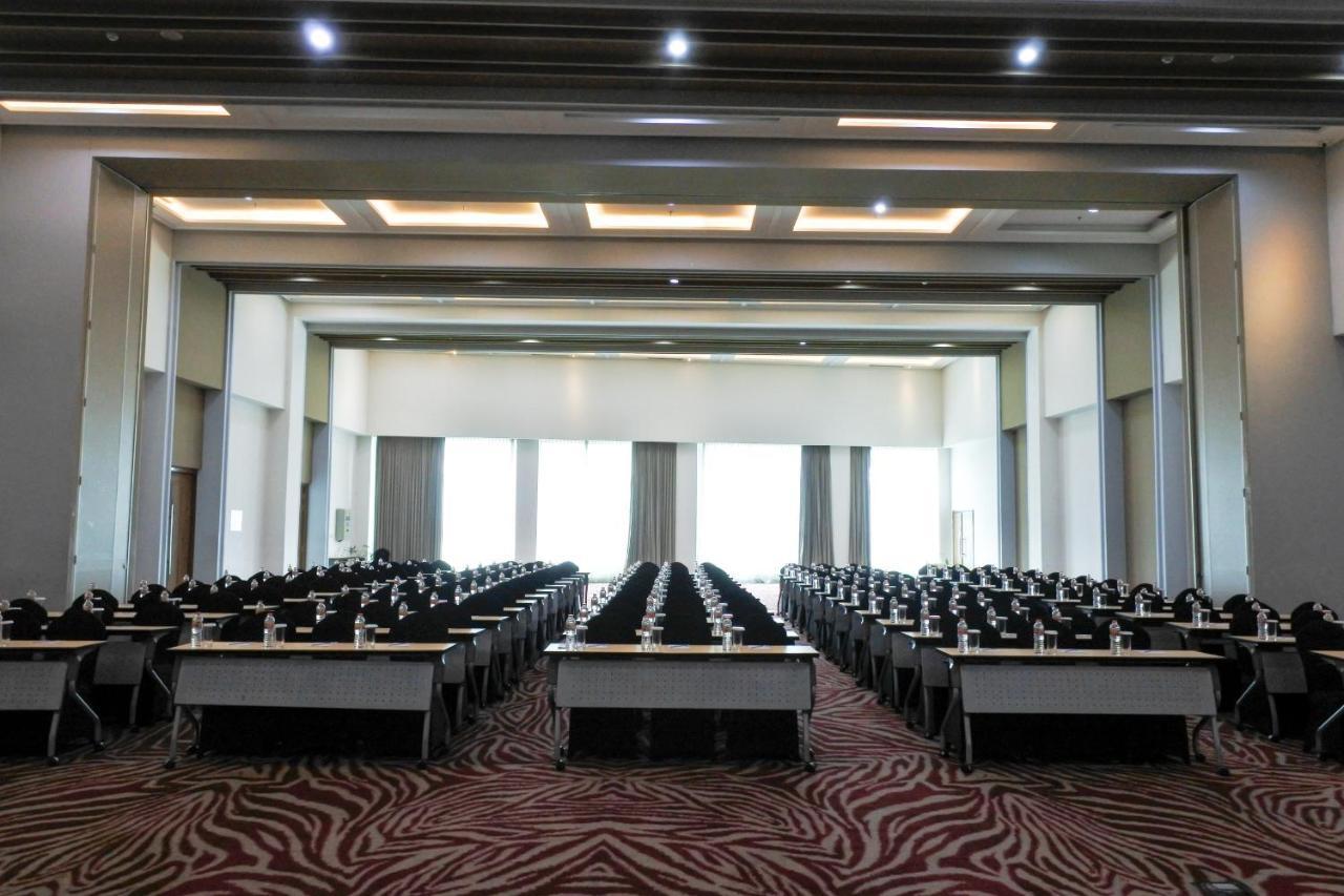 ฟ็อกซ์ ไลต์ โฮเต็ล เมโทร อินดะฮ์ - บันดุง Hotel ภายนอก รูปภาพ