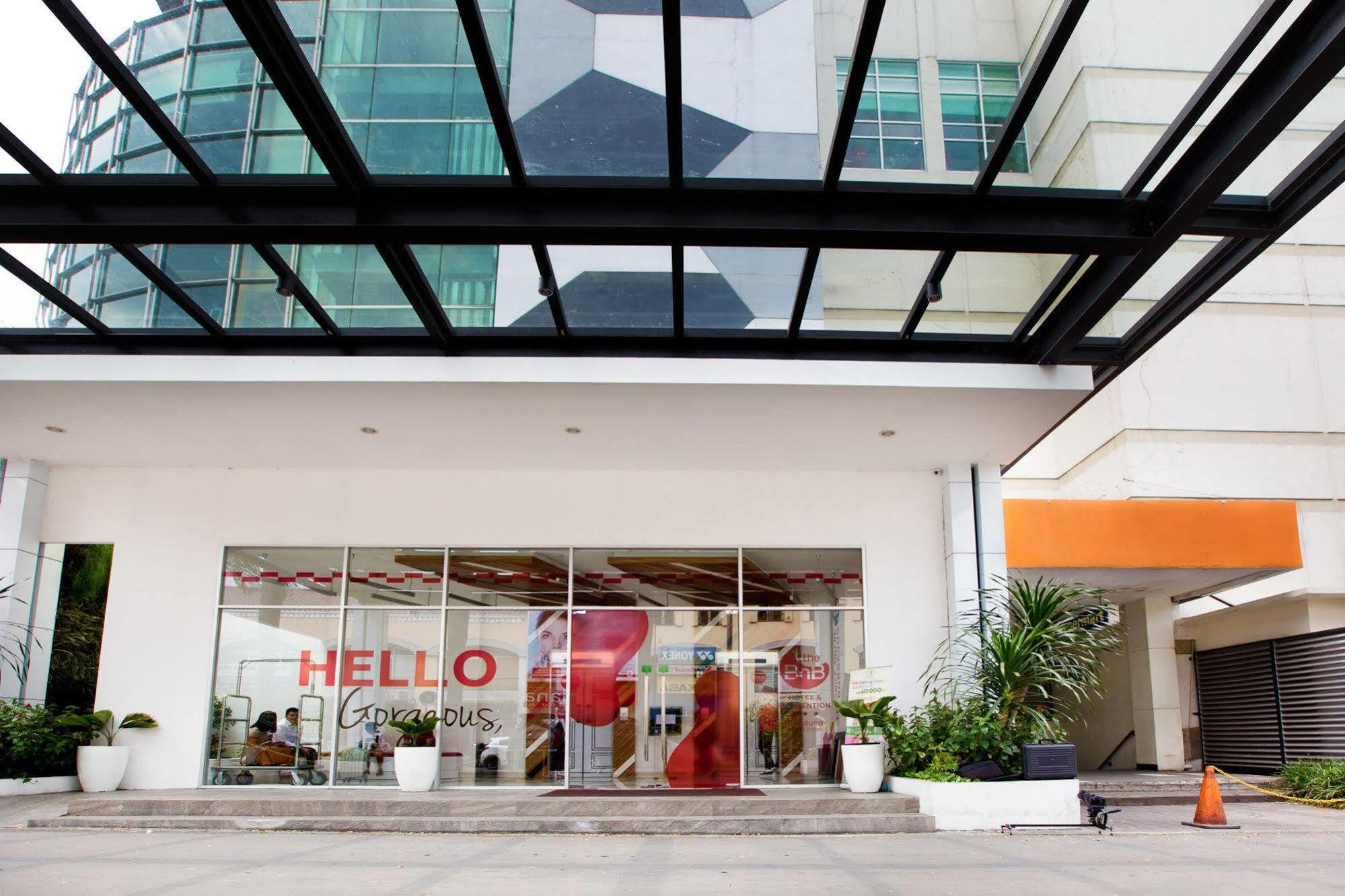 ฟ็อกซ์ ไลต์ โฮเต็ล เมโทร อินดะฮ์ - บันดุง Hotel ภายนอก รูปภาพ